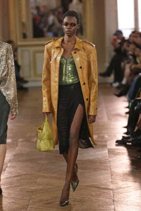 PFW - Balmain Runway A model walks the runway during the Balmain Womenswear Spring Summer 2027 show as part of Paris Fashion Week on September 30, 2026 in Paris, France. Photo by Alain-Gil Gonzalez ABACAPRESS.COM Paris France  Copyright: xGonzalezxAlain-Gil ABACAx