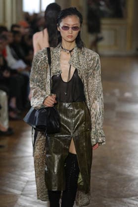 PFW - Balmain Runway A model walks the runway during the Balmain Womenswear Spring Summer 2027 show as part of Paris Fashion Week on September 30, 2026 in Paris, France. Photo by Alain-Gil Gonzalez ABACAPRESS.COM Paris France  Copyright: xGonzalezxAlain-Gil ABACAx