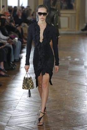 PFW - Balmain Runway A model walks the runway during the Balmain Womenswear Spring Summer 2027 show as part of Paris Fashion Week on September 30, 2026 in Paris, France. Photo by Alain-Gil Gonzalez ABACAPRESS.COM Paris France  Copyright: xGonzalezxAlain-Gil ABACAx
