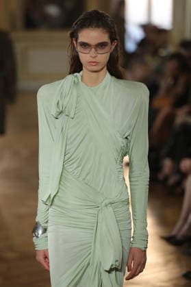 PFW - Balmain Runway A model walks the runway during the Balmain Womenswear Spring Summer 2027 show as part of Paris Fashion Week on September 30, 2026 in Paris, France. Photo by Alain-Gil Gonzalez ABACAPRESS.COM Paris France  Copyright: xGonzalezxAlain-Gil ABACAx
