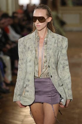 PFW - Balmain Runway A model walks the runway during the Balmain Womenswear Spring Summer 2027 show as part of Paris Fashion Week on September 30, 2026 in Paris, France. Photo by Alain-Gil Gonzalez ABACAPRESS.COM Paris France  Copyright: xGonzalezxAlain-Gil ABACAx