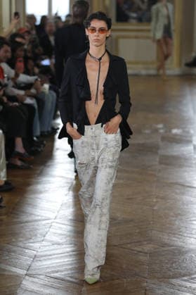 PFW - Balmain Runway A model walks the runway during the Balmain Womenswear Spring Summer 2027 show as part of Paris Fashion Week on September 30, 2026 in Paris, France. Photo by Alain-Gil Gonzalez ABACAPRESS.COM Paris France  Copyright: xGonzalezxAlain-Gil ABACAx