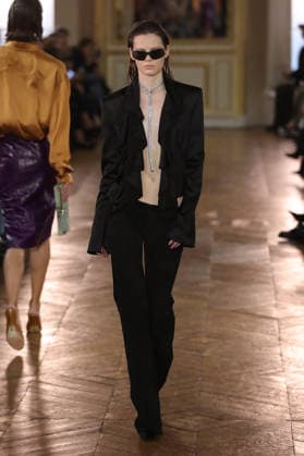 PFW - Balmain Runway A model walks the runway during the Balmain Womenswear Spring Summer 2027 show as part of Paris Fashion Week on September 30, 2026 in Paris, France. Photo by Alain-Gil Gonzalez ABACAPRESS.COM Paris France  Copyright: xGonzalezxAlain-Gil ABACAx