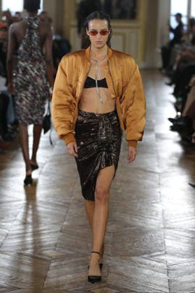 PFW - Balmain Runway A model walks the runway during the Balmain Womenswear Spring Summer 2027 show as part of Paris Fashion Week on September 30, 2026 in Paris, France. Photo by Alain-Gil Gonzalez ABACAPRESS.COM Paris France  Copyright: xGonzalezxAlain-Gil ABACAx