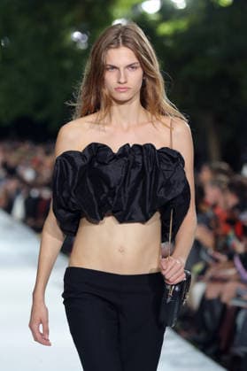 PFW - Stella McCartney Runway A model walks the runway during the Stella McCartney Womenswear Spring Summer 2027 show as part of Paris Fashion Week on September 30, 2026 in Paris, France. Photo by Alain-Gil Gonzalez ABACAPRESS.COM Paris France  Copyright: xGonzalezxAlain-Gil ABACAx