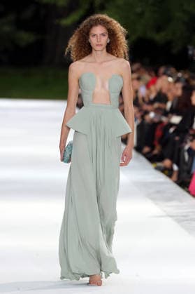 PFW - Stella McCartney Runway A model walks the runway during the Stella McCartney Womenswear Spring Summer 2027 show as part of Paris Fashion Week on September 30, 2026 in Paris, France. Photo by Alain-Gil Gonzalez ABACAPRESS.COM Paris France  Copyright: xGonzalezxAlain-Gil ABACAx
