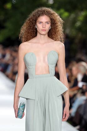 PFW - Stella McCartney Runway A model walks the runway during the Stella McCartney Womenswear Spring Summer 2027 show as part of Paris Fashion Week on September 30, 2026 in Paris, France. Photo by Alain-Gil Gonzalez ABACAPRESS.COM Paris France  Copyright: xGonzalezxAlain-Gil ABACAx