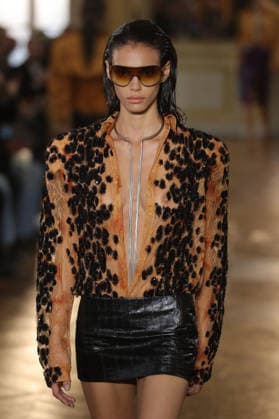 PFW - Balmain Runway A model walks the runway during the Balmain Womenswear Spring Summer 2027 show as part of Paris Fashion Week on September 30, 2026 in Paris, France. Photo by Alain-Gil Gonzalez ABACAPRESS.COM Paris France  Copyright: xGonzalezxAlain-Gil ABACAx