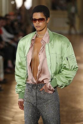 PFW - Balmain Runway A model walks the runway during the Balmain Womenswear Spring Summer 2027 show as part of Paris Fashion Week on September 30, 2026 in Paris, France. Photo by Alain-Gil Gonzalez ABACAPRESS.COM Paris France  Copyright: xGonzalezxAlain-Gil ABACAx