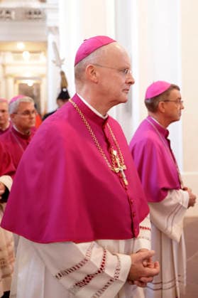 Franz Josef Overbeck and Klaus Krämer at the Boniface Vespers during the fall general assembly of the German Bishops Conference at Fulda Cathedral, Fulda, September 30, 2026 Foto:xP.xBackx xFuturexImagex bonifatiusvesper_6903