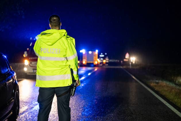 Wildlife crossing causes rear-end collision, one person injured On October 1, 2026, at approximately 6:30 a.m., a rear-end collision occurred on the L236 between Winde