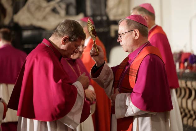 Stephan Burger and Georg Bätzing at the Boniface Vespers during the fall plenary assembly of the German Bishops Conference at Fulda Cathedral, Fulda, September 30, 2026 Foto:xP.xBackx xFuturexImagex bonifatiusvesper_6931