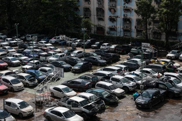 October 1, 2026, Bangkok, Bangkok, Thailand: Floodwaters inside the Klong Chan flats return to normal levels after 48 hours of heavy rain caused sudden flash flooding for over a week, submerging numerous vehicles, in Bangkok, Thailand, October 1, 2026. Bangkok Thailand  - ZUMAp219 20261001_zip_p219_019 Copyright: xNattaphonxPhanphongsanonx