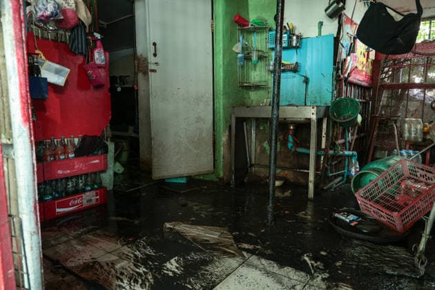 October 1, 2026, Bangkok, Bangkok, Thailand: Floodwaters inside the Klong Chan flats return to normal levels after 48 hours of heavy rain caused sudden flash flooding for over a week, submerging numerous vehicles, in Bangkok, Thailand, October 1, 2026. Bangkok Thailand - ZUMAp219 20261001_zip_p219_031 Copyright: xNattaphonxPhanphongsanonx