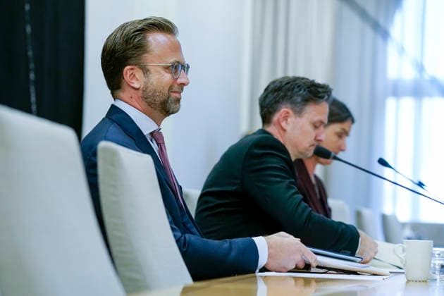 Another hearing on Jeffrey Epstein s network in Norway, Oslo, October 1, 2026: Nikolai Astrup and Dag Inge Ulstein during the Storting s Control and Constitutional Committee s open hearing on practices at the Ministry of Foreign Affairs and Jeffrey Epstein s network in Norway. Photo Cornelius Poppe NTB Oslo Norway F t0mMwgSmE EDITORIAL USE ONLY Ref BNC POLF t0mMwgSmE jpg  Copyright: xCorneliusxPoppex xNTBx