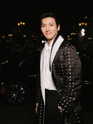 Ji Chang-wook at the Tom Ford Spring Summer 2027 Women’s Ready-to-Wear Collection fashion show during Paris Fashion Week (PFW) on September 30, 2026. Sam Delpech, Bestimage. Celebrities at the Tom Ford Spring Summer 2027 Women’’s Ready-to-Wear Collection at Paris Fashion Week (PFW) on September 30, 2026, Paris, France  Copyright: xSamxDelpechx xBestimagexSamxDelpechx xBestimagex