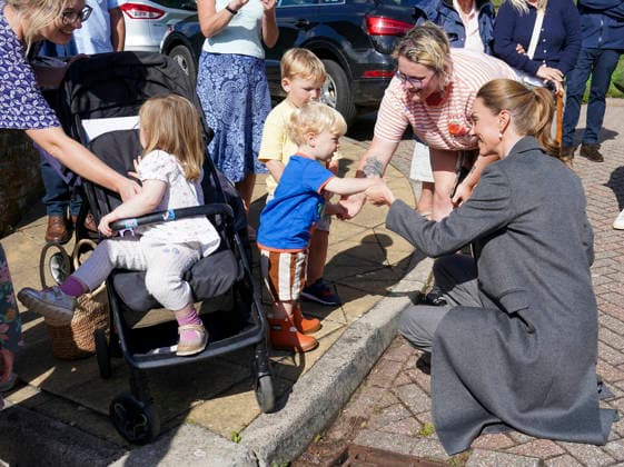 The Princess of Wales visits West Sussex Minibus The Princess of Wales visits West Sussex Minibus, a volunteer-led community transport group, which acts as a vital lifeline for people who cannot easily access public transport, in Pulborough, West Sussex, UK, on the 30th September 2026. Picture by Arthur Edwards WPA-Pool Pulborough West Sussex Minibus West Sussex UK WHA-0831