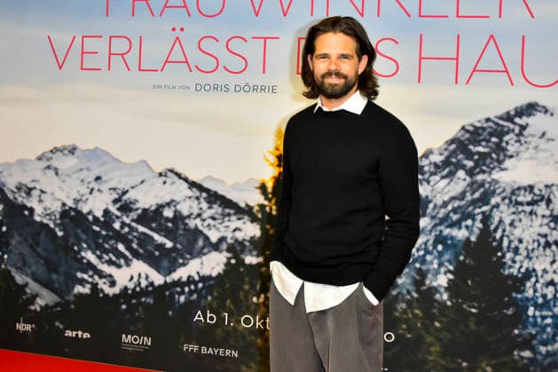 ABB FRAUWINKLER Josef Ellers on the red carpet at the NRW Kino film premiere of *Frau Winkler* as she leaves the Lichtburg cinema in Essen on September 30, 2026, in North Rhine-Westphalia, Germany