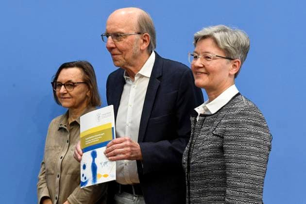 ABB BPK Carmen Scheibenbogen, German hematologist-oncologist and professor of immunology at Berlin’s Charité; Prof. Dr. Norbert Suttorp from the Interdisciplinary Department of Infectious Diseases, Pulmonology, and Critical Care Medicine; Regina Therese Riphahn, a German economist;