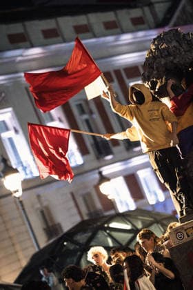 October 1, 2026, Madrid, Madrid, SPAIN: Thousands of protesters continue the protest during the fifth night of the encampment in Puerta del Sol, Madrid, where young people from various groups and social movements gather in assemblies to decide the future of the protest and lead the debate on the housing problem and the system. Madrid SPAIN  - ZUMAc270 20261001_zip_c270_051 Copyright: xDavidxCruzxSanzx
