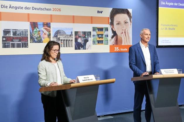 Berlin, Germany, October 1, 2026, Federal Press Conference Center, Press Conference: R V Insurance Study, The Fears of Germans in 2026, Isabelle Borucki and Grischa Brower Rabinowitsch Copyright: xdtsxNachrichtenagenturx dts_137044