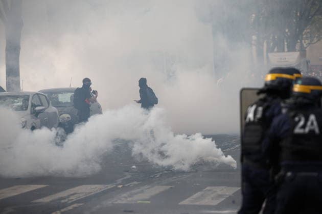 Students Protest Near Paul Eluard Secondary School - Saint Denis (CRS) Republican Security Corps and Student near Paul Eluard secondary school in Saint-Denis, North of Paris, on October 1, 2026 as they continue their protest to demand the hiring of substitute teachers, increased resources, and decent learning conditions. Photo by Raphael Lafargue ABACAPRESS.COM Saint-Denis Ile-de-France France Copyright: xLafarguexRaphael ABACAx