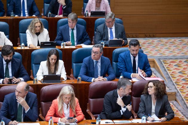 Housing Dominates This Thursday’s Plenary Session in the Assembly, Marked by Maricarmen, the protest camp, and the royal decrees. Rocío Albert, Regional Minister of Economy, Finance, and Employment for the Community of Madrid (1st row, 3rd from right), and Miguel Ángel García Martín, Regional Minister of the Presidency, Justice, and Local Administration for the Community of Madrid (1st row, 2nd from right), and the President of the Community of Madrid, Isabel Díaz Ayuso (1st row, right), during a plenary session of the Madrid Assembly on October 1, 2026, in Madrid, Spain. Housing dominates this Thursday’s plenary session, October 1, in the Madrid Assembly—a session marked by the eviction last week of 87-year-old Maricarmen, which has led t  Copyright: xJesusxHellinx 7811953