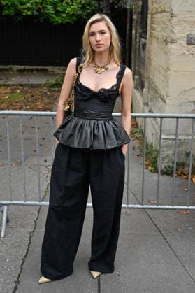 PFW Chloe Outside Arrivals JR Zita d Hauteville arriving at the Chloe show during Paris Fashion Week, in Paris, France on 1 October 2026. Photo by Julien Reynaud APS-Medias ABACAPRESS.COM Paris France  Copyright: xReynaudxJulien APS-Medias ABACAx