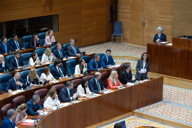 Housing Dominates This Thursday’s Plenary Session in the Assembly, Marked by Maricarmen, the protest camp, and the royal decrees. Rocío Albert, Regional Minister of Economy, Finance, and Employment for the Community of Madrid (1st row, 3rd from right), and Miguel Ángel García Martín, Regional Minister of the Presidency, Justice, and Local Administration for the Community of Madrid (1st row, 2nd from right), and the President of the Community of Madrid, Isabel Díaz Ayuso (1st row, right), during a plenary session of the Madrid Assembly on October 1, 2026, in Madrid, Spain. Housing dominates this Thursday’s plenary session, October 1, in the Madrid Assembly—a session marked by the eviction last week of 87-year-old Maricarmen, which has led t  Copyright: xJesusxHellinx 7811956