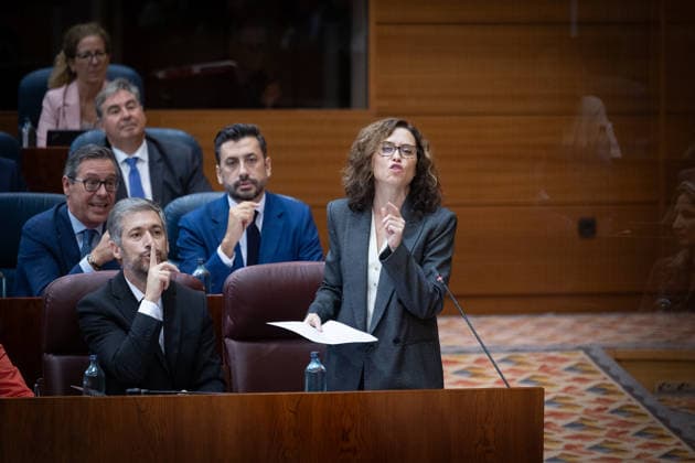 Housing Dominates This Thursday’s Plenary Session in the Assembly, Marked by Maricarmen, the Protest Camp, and the Royal Decrees Miguel Ángel García Martín, Regional Minister of the Presidency, Justice, and Local Administration for the Community of Madrid, front row, 2nd from the right, and the President of the Community of Madrid, Isabel Díaz Ayuso (1st row, right), during a plenary session of the Madrid Assembly on October 1, 2026, in Madrid, Spain. Housing dominates this Thursday’s plenary session, October 1, in the Madrid Assembly, marked by the eviction last week of 87-year-old Maricarmen, which has led to social unrest, including a protest camp at Puerta del Sol that has caused a new clash between the Government Delegation, City Hall  Copyright: xJesusxHellinx 7811980