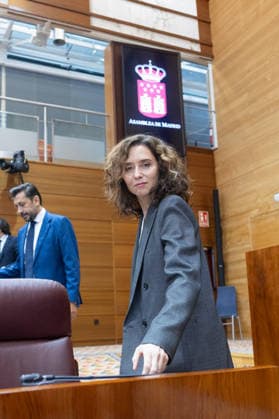 Housing dominates this Thursday’s plenary session of the Assembly, marked by the Maricarmen protest, the protest camp, and the royal decrees. The president of the Community of Madrid, Isabel Díaz Ayuso (front row, right), and the PP spokesperson in the Madrid Assembly, Carlos Díaz Pache (left), during a plenary session at the Madrid Assembly on October 1, 2026, in Madrid, Spain. Housing dominates this Thursday’s plenary session, October 1, at the Madrid Assembly, marked by the eviction of 87-year-old Maricarmen last week, which has led to social unrest, including a protest camp at Puerta del Sol that has caused a new clash between the Government Delegation, City Hall, and the Community, in addition to the push for two royal decrees, the ra  Copyright: xJesusxHellinx 7812000
