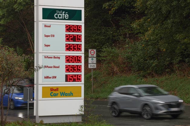 What will happen next with gas prices? Gas prices remain at very high levels. The so-called gasoline rebate has been in effect since midnig