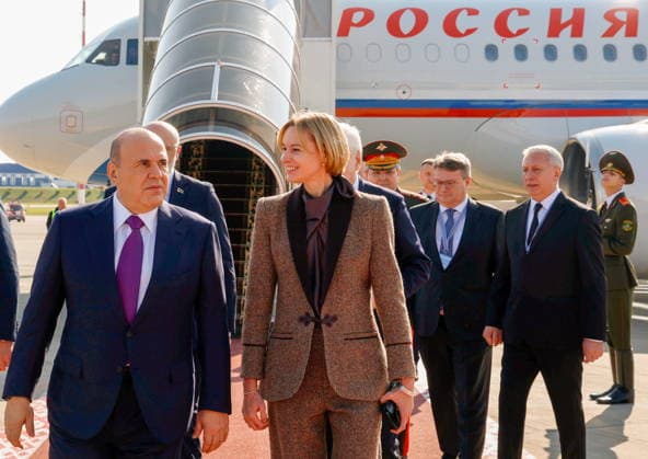 BELARUS, MINSK - OCTOBER 1, 2026: Russia s Prime Minister Mikhail Mishustin (L) arrives at Minsk National Airport Minsk Belarus - ZUMAt113 20261001_zaa_t113_068 Copyright: xDmitryxAstakhovx