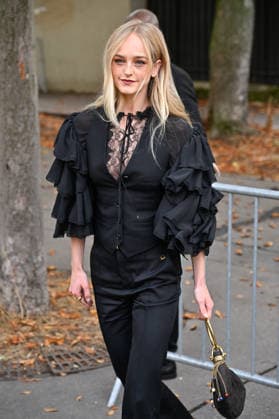 PFW Chloe Outside Arrivals JR Jean Campbell arriving at the Chloe show during Paris Fashion Week, in Paris, France on 1 October 2026. Photo by Julien Reynaud APS-Medias ABACAPRESS.COM Paris France  Copyright: xReynaudxJulien APS-Medias ABACAx