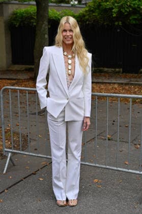 PFW Chloe Outside Arrivals JR Claudia Schiffer arriving at the Chloe show during Paris Fashion Week, in Paris, France on 1 October 2026. Photo by Julien Reynaud APS-Medias ABACAPRESS.COM Paris France  Copyright: xReynaudxJulien APS-Medias ABACAx