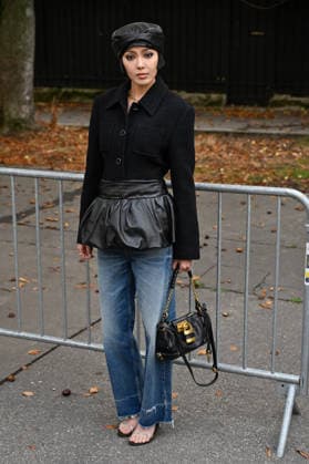 PFW Chloe Outside Arrivals JR Kiwi Lee arriving at the Chloe show during Paris Fashion Week, in Paris, France on 1 October 2026. Photo by Julien Reynaud APS-Medias ABACAPRESS.COM Paris France  Copyright: xReynaudxJulien APS-Medias ABACAx