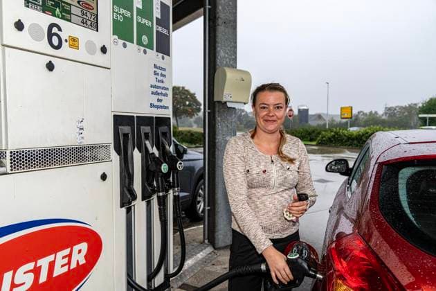 Are Dutch People Now Flocking to Gas Stations at the Border? ** FOR EDITORIAL USE ONLY ** EDITORIAL USE ONLY ** p Overview photo taken on October 1, 2026, at a gas station in Emmerich. The gas discount is valid starting October 1. Photo by Arnulf Stoffel, Funke Foto Services p Colorful Germany, North Rhine-Westphalia, Emmerich. Copyright ArnulfxStoffel Copyright: ArnulfxStoffel doc87u8tzm1vzc1jj3gx1tos ,EDITORIAL USE ONLY Copyright: ArnulfxStoffel