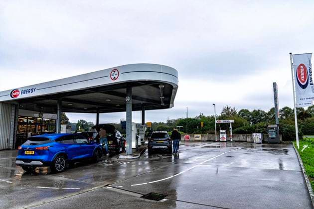 Are Dutch People Now Flocking to Gas Stations at the Border? ** FOR EDITORIAL USE ONLY ** EDITORIAL USE ONLY ** p Overview photo taken on October 1, 2026, at a gas station in Emmerich. The gas discount is valid starting October 1. Photo by Arnulf Stoffel, Funke Foto Services p Colorful Germany, North Rhine-Westphalia, Emmerich. Copyright ArnulfxStoffel Copyright: ArnulfxStoffel doc87u8u1fgmg6i77igkyl ,EDITORIAL USE ONLY Copyright: ArnulfxStoffel