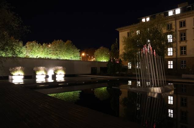 Thuringian State Parliament Justice Committee, September 30, 2026, Erfurt, Thuringian State Parliament, the parliament building s courtyard with a water feature and light installation
