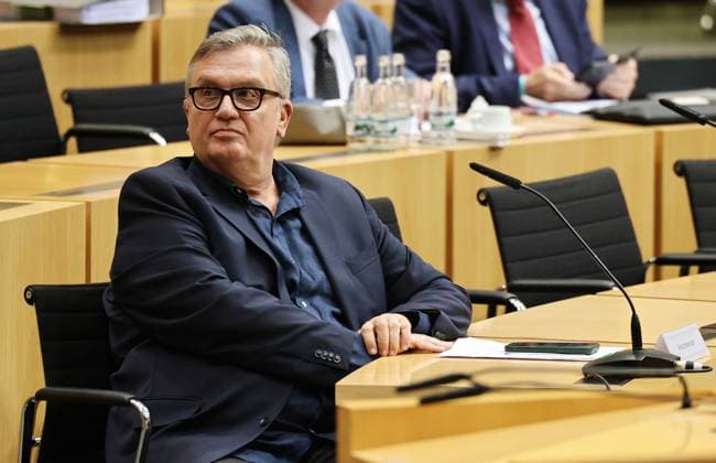 Thuringian State Parliament, Committee on Justice, September 30, 2026, Erfurt, Thuringian State Parliament, Committee on Justice, Oral Hearing on the Motion by the Die Linke Parliamentary Group to Initiate Proceedings to Ban the AfD; Photo: Hape Kerkeling, who is to be heard