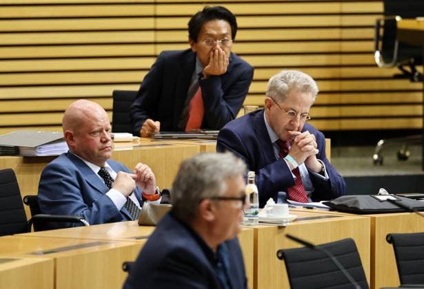 Thuringian State Parliament, Justice Committee, September 30, 2026, Erfurt, Thuringian State Parliament, Justice Committee, Oral Hearing on the motion by The Left Party to initiate proceedings to ban the AfD. Pictured: Hape Kerkeling, who is speaking; behind him are Dr. habil. Ulrich Vosgerau, Chan Jo Jun, and Dr. Hans Georg Maassen.