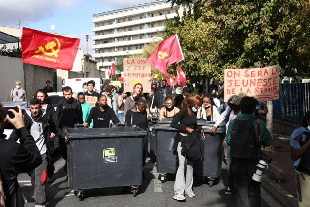 RECORD DATE NOT STATED Students Prostest - Saint-Denis High school students marching between Saint-Denis and Aubervilliers North of Paris, on October 1, 2026 as they continue their protest to demand the hiring of substitute teachers, increased resources, and decent learning conditions. Photo by Raphael Lafargue ABACAPRESS.COM Saint-Denis Ile-de-France France Copyright: xLafarguexRaphael ABACAx