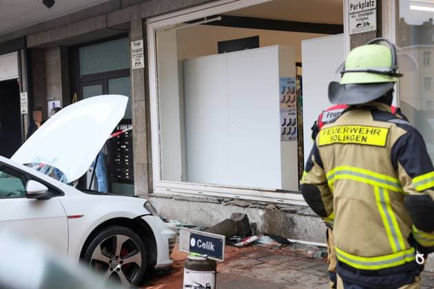 Driver Confuses Gas and Brake Pedals; Car Crashed Into Storefront On Keldersstraße in Solingen Ohligs, a traffic accident oc