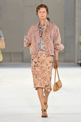 Dries Van Noten Women s Ready-to-Wear Spring Summer 2027 Collection Fashion Show during Paris Fashion Week, September 30, 2026 Dries Van Noten Women s Ready-to-Wear Spring Summer 2027 Collection Fashion Show, during Paris Fashion Week, September 30, 2026, Paris, France  Copyright: xAgencex xBestimagexAgencex xBestimagex