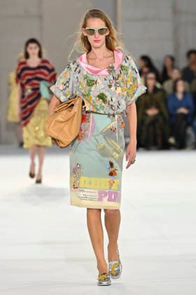 Dries Van Noten Women s Ready-to-Wear Spring Summer 2027 Collection Fashion Show during Paris Fashion Week, September 30, 2026 Dries Van Noten Women s Ready-to-Wear Spring Summer 2027 Collection Fashion Show, during Paris Fashion Week, September 30, 2026, Paris, France  Copyright: xAgencex xBestimagexAgencex xBestimagex