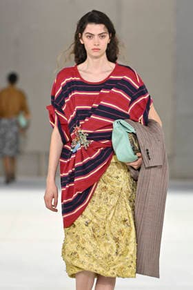 Dries Van Noten Women s Ready-to-Wear Spring Summer 2027 Collection Fashion Show during Paris Fashion Week, September 30, 2026 Dries Van Noten Women s Ready-to-Wear Spring Summer 2027 Collection Fashion Show, during Paris Fashion Week, September 30, 2026, Paris, France  Copyright: xAgencex xBestimagexAgencex xBestimagex