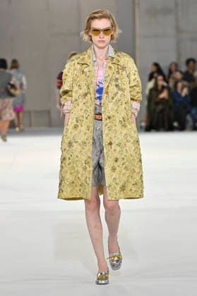 Dries Van Noten Women s Ready-to-Wear Spring Summer 2027 Collection Fashion Show during Paris Fashion Week, September 30, 2026 Dries Van Noten Women s Ready-to-Wear Spring Summer 2027 Collection Fashion Show, during Paris Fashion Week, September 30, 2026, Paris, France  Copyright: xAgencex xBestimagexAgencex xBestimagex