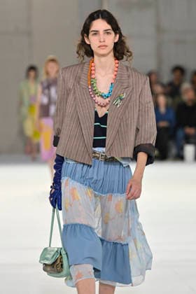 Dries Van Noten Women s Ready-to-Wear Spring Summer 2027 Collection Fashion Show during Paris Fashion Week, September 30, 2026 Dries Van Noten Women s Ready-to-Wear Spring Summer 2027 Collection Fashion Show, during Paris Fashion Week, September 30, 2026, Paris, France  Copyright: xAgencex xBestimagexAgencex xBestimagex