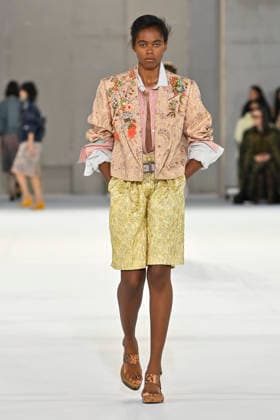 Dries Van Noten Women s Ready-to-Wear Spring Summer 2027 Collection Fashion Show during Paris Fashion Week, September 30, 2026 Dries Van Noten Women’s Ready-to-Wear Spring Summer 2027 Collection Fashion Show, during Paris Fashion Week, September 30, 2026, Paris, France  Copyright: xAgencex xBestimagexAgencex xBestimagex