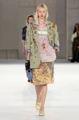 Dries Van Noten Women s Ready-to-Wear Spring Summer 2027 Collection Fashion Show during Paris Fashion Week, September 30, 2026 Dries Van Noten Women’s Ready-to-Wear Spring Summer 2027 Collection Fashion Show, during Paris Fashion Week, September 30, 2026, Paris, France  Copyright: xAgencex xBestimagexAgencex xBestimagex